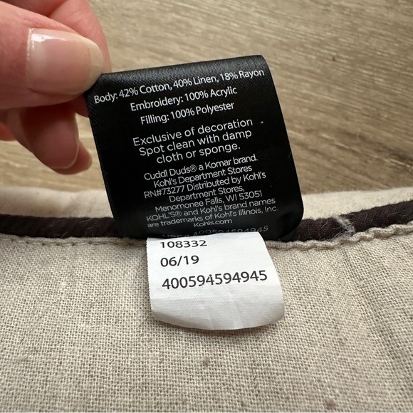 Cuddl Duds “Stay Cozy” lumbar throw pillow - Picture 3 of 6